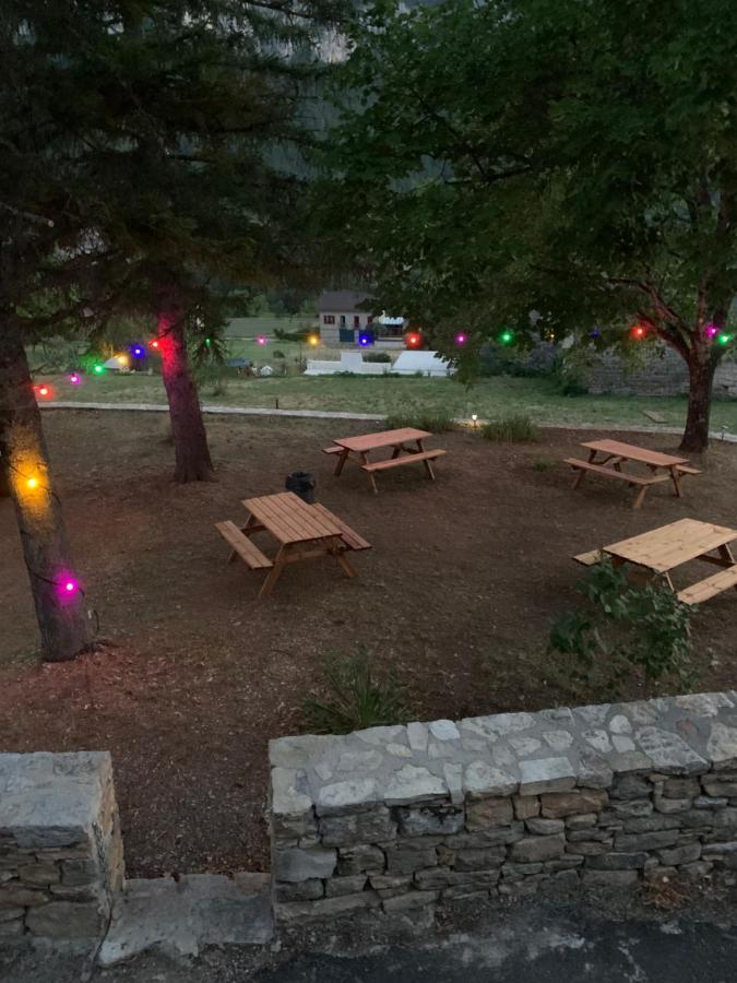 La Voutee 5 Epis Avec Bain Finlandais Prive Au Manoir Du Charme Gorges Du Tarn Bed & Breakfast Quezac  Exterior foto