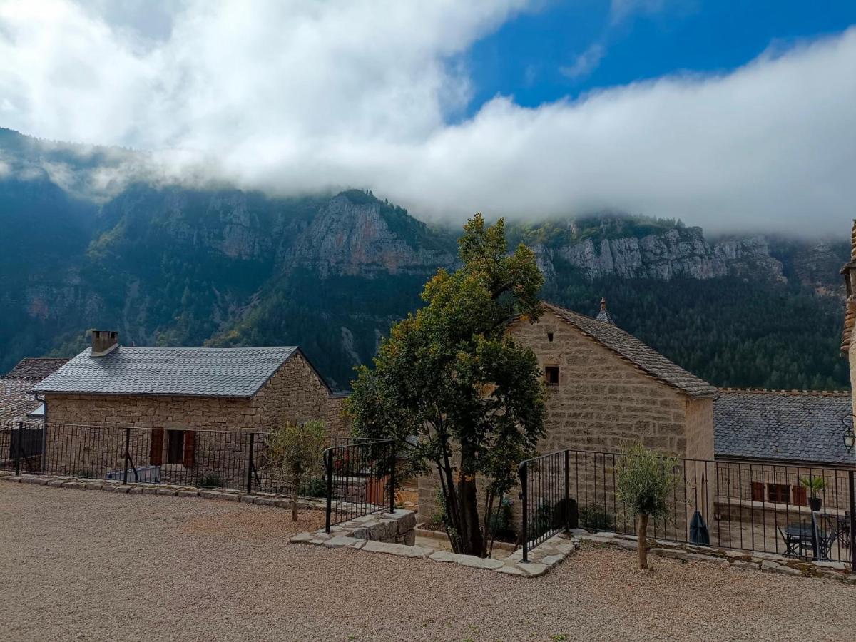 La Voutee 5 Epis Avec Bain Finlandais Prive Au Manoir Du Charme Gorges Du Tarn Bed & Breakfast Quezac  Exterior foto