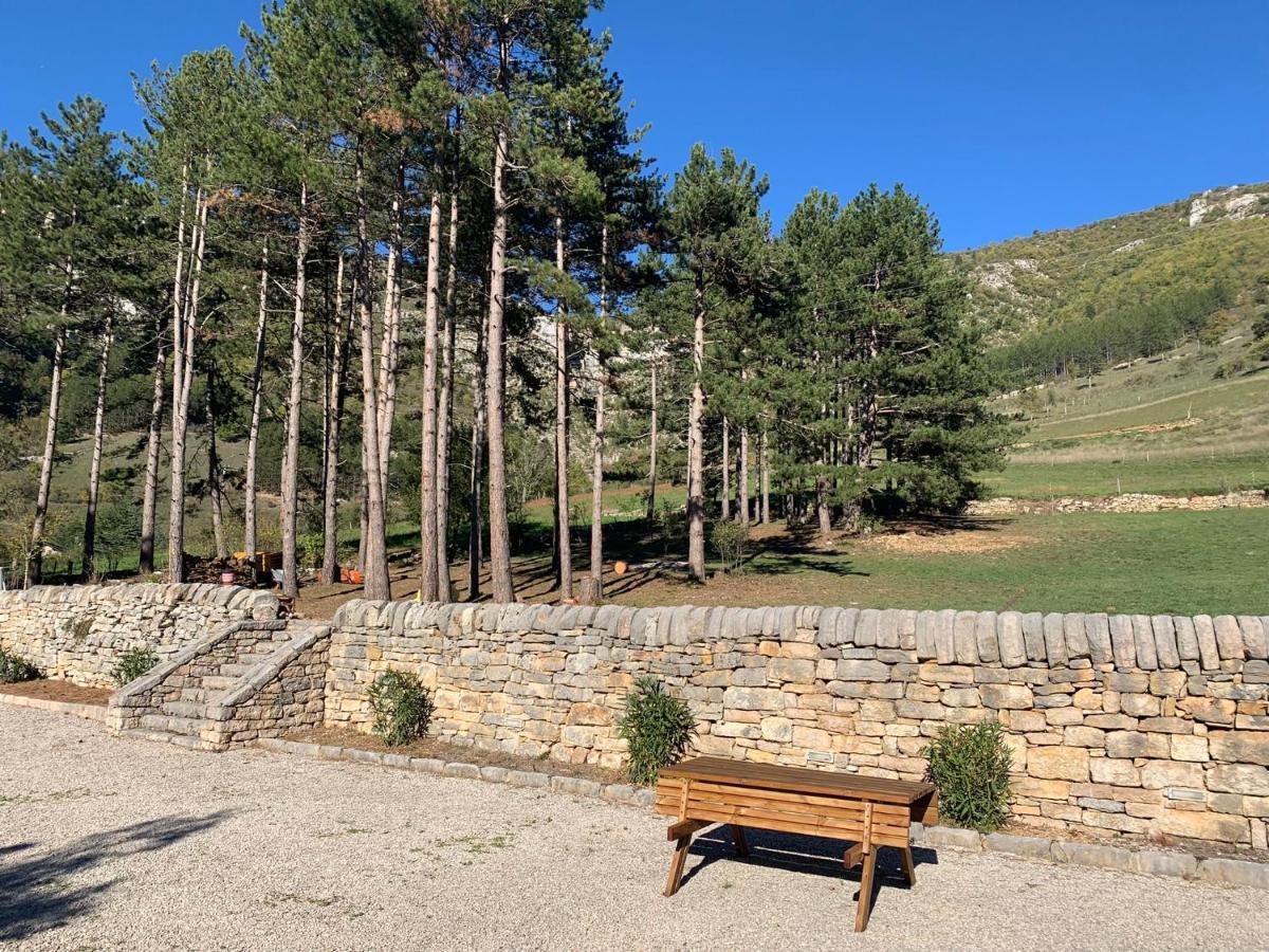 La Voutee 5 Epis Avec Bain Finlandais Prive Au Manoir Du Charme Gorges Du Tarn Bed & Breakfast Quezac  Exterior foto