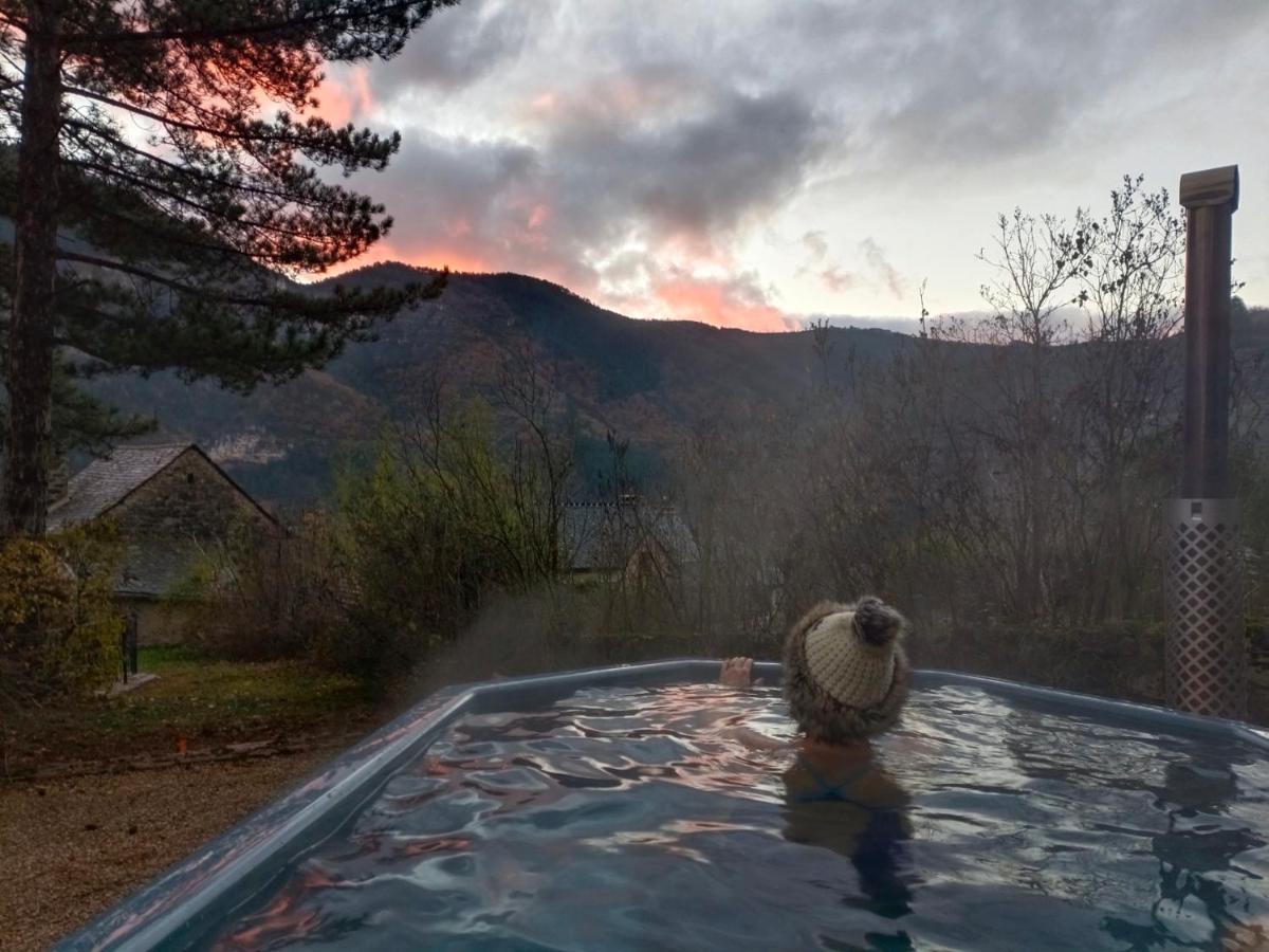La Voutee 5 Epis Avec Bain Finlandais Prive Au Manoir Du Charme Gorges Du Tarn Bed & Breakfast Quezac  Exterior foto